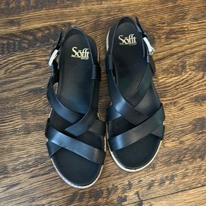 Black sofft sandals